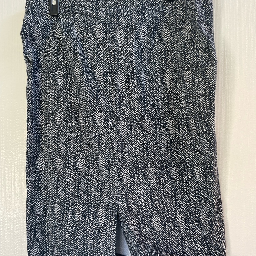 89th & Madison Monochrome Patterned Garment